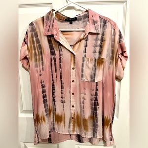 Women’s Velvet Heart Short Sleeve Blouse Size Small